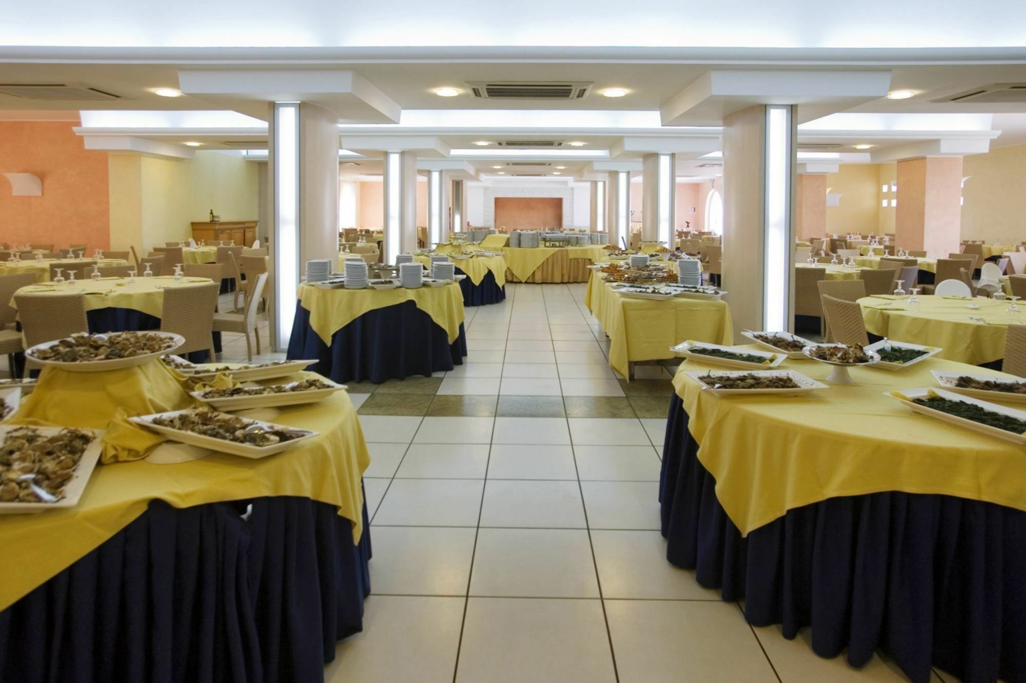 Hotel Futura Club Torre Rinalda Exteriér fotografie
